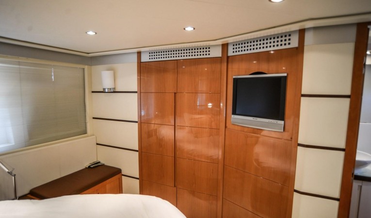 62 Pershing Master Cabin