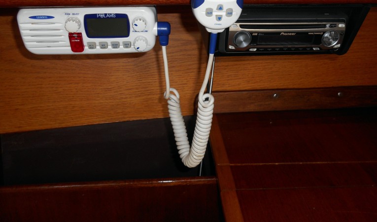 40 Pearson VHF and stereo