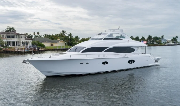 84 Lazzara Yachts 