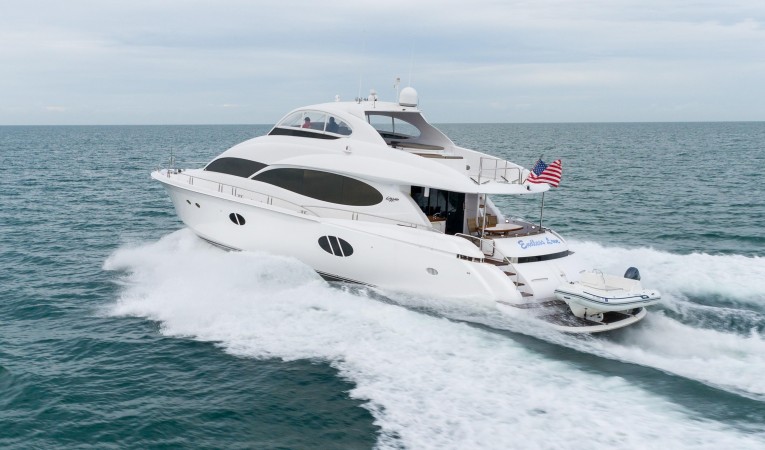 84 Lazzara Yachts 