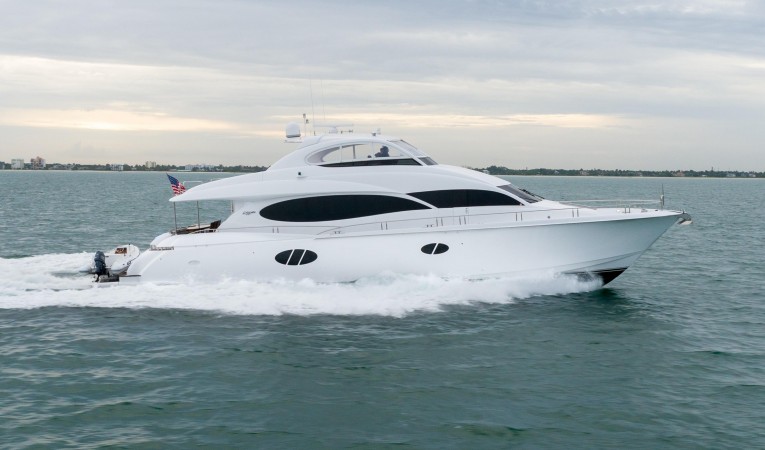 84 Lazzara Yachts 