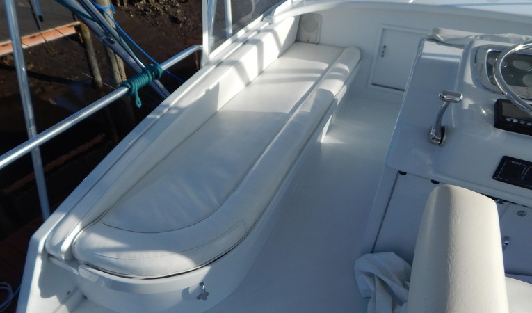 48 Whiticar Port Bench