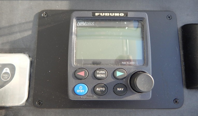 48 Whiticar Autopilot