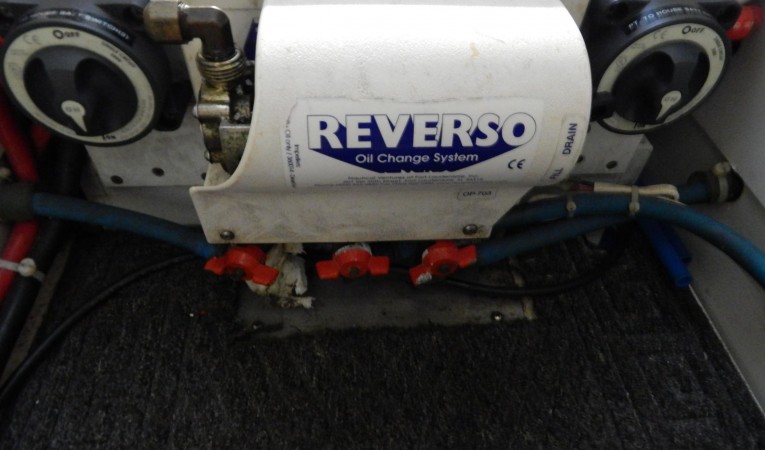 48 Whiticar Reverso Oil Changer