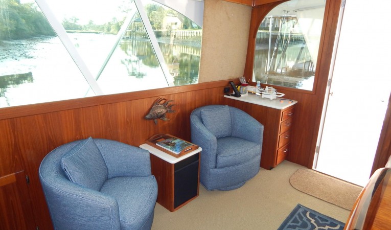 48 Whiticar Salon Port