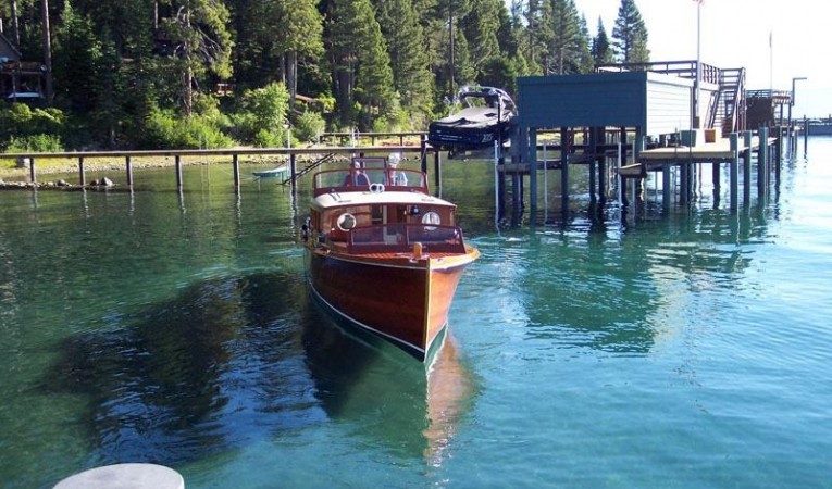 38 Chris-Craft 