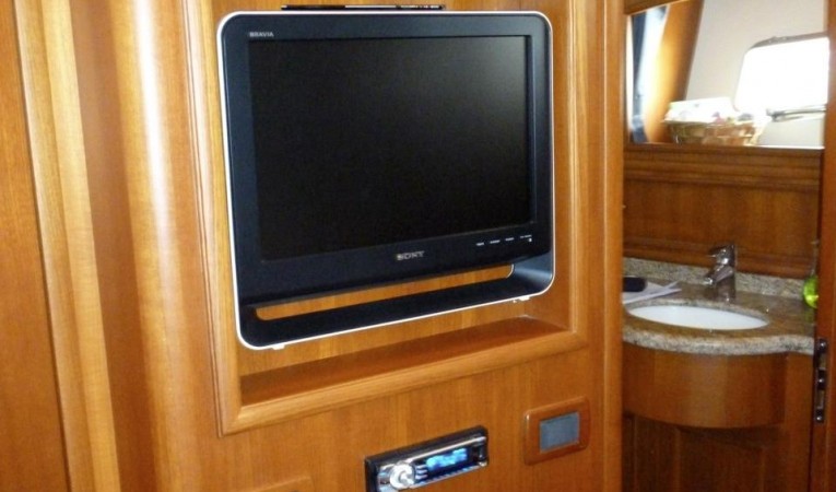 59 Grand Banks VIP Entertainment & Head Entrance