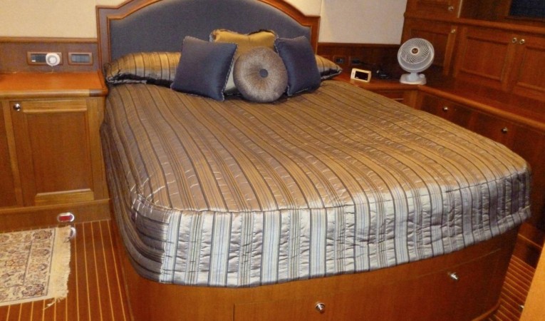 59 Grand Banks Master Stateroom