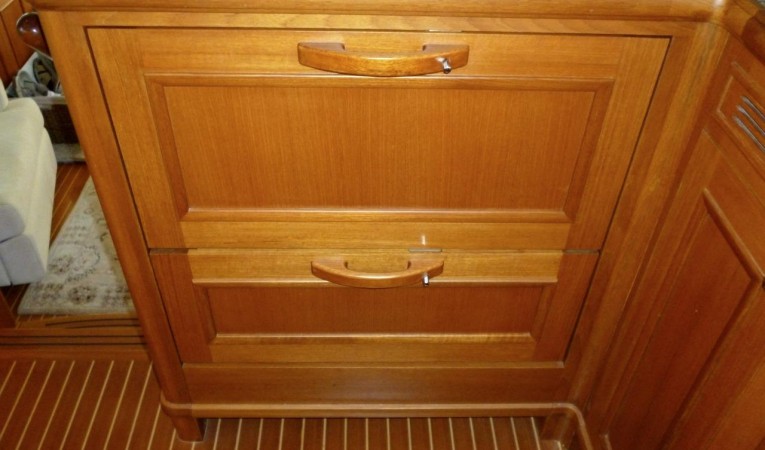 59 Grand Banks Sub-Zero Fridge Drawers closed