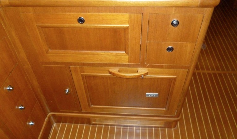 59 Grand Banks Galley Fisher & Paykel dishwasher closed