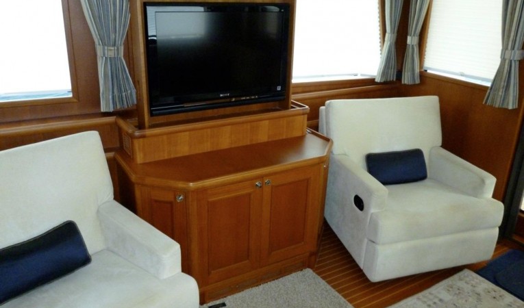 59 Grand Banks TV raised