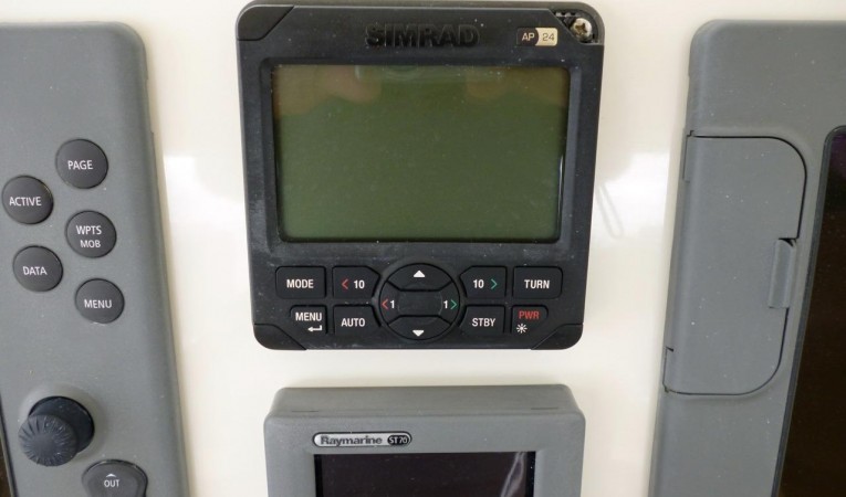 59 Grand Banks Flybridge Electronics