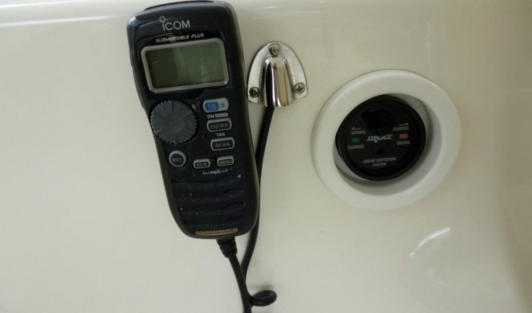 59 Grand Banks Flybridge VHF