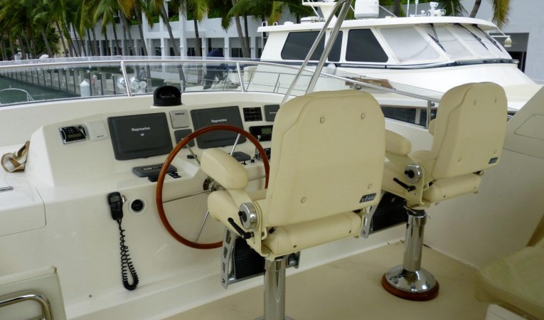 59 Grand Banks Flybridge Helm