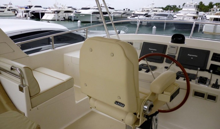 59 Grand Banks Flybridge Helm