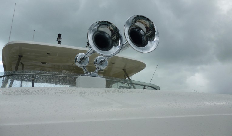 59 Grand Banks Kahlenberg Dual Airhorns