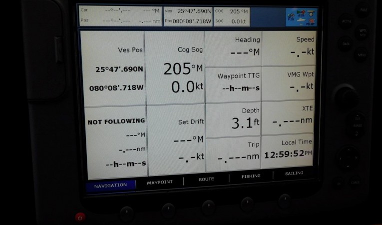 59 Grand Banks Raymarine Display
