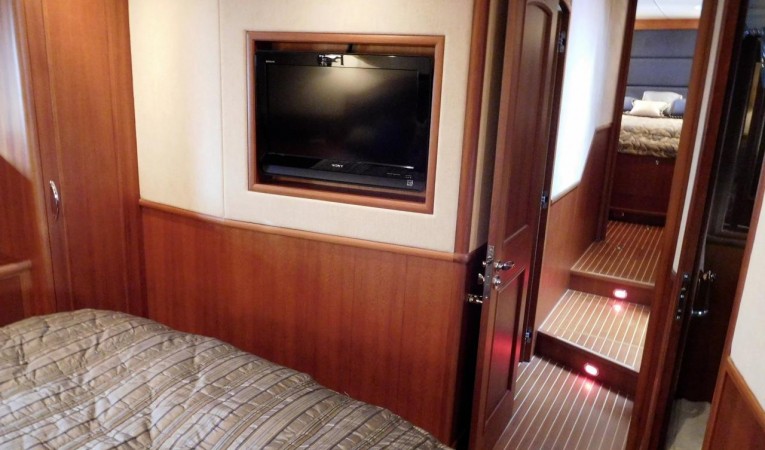 59 Grand Banks Master Stateroom