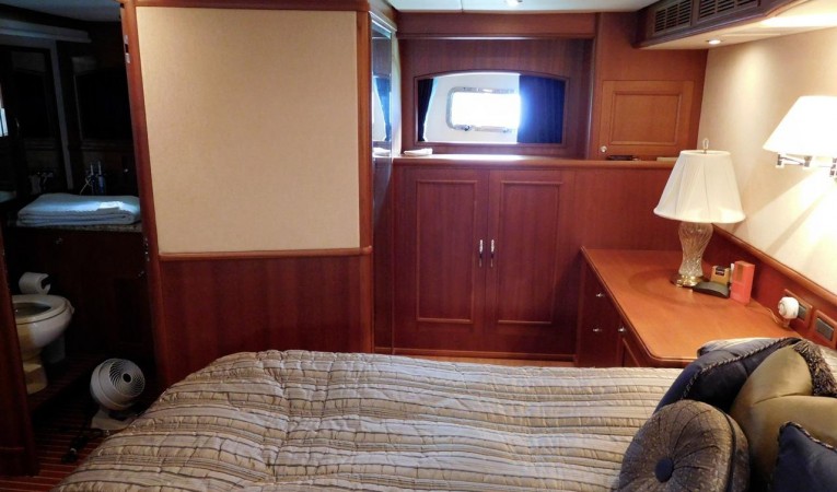 59 Grand Banks Master Stateroom