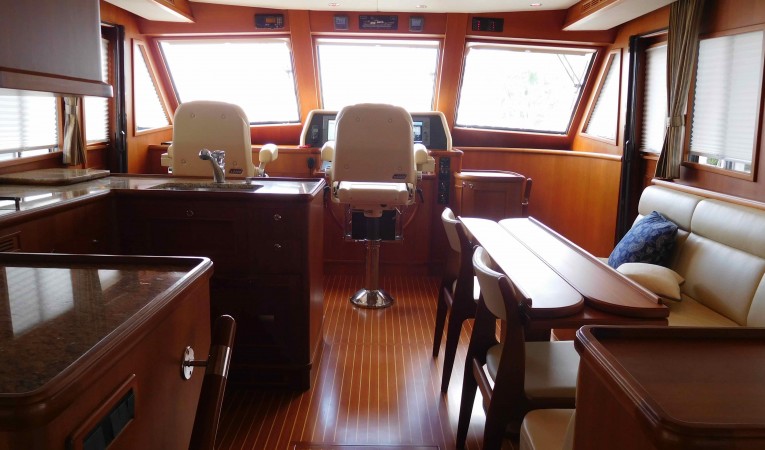 59 Grand Banks Raised Pilothouse/Galley/Dinette