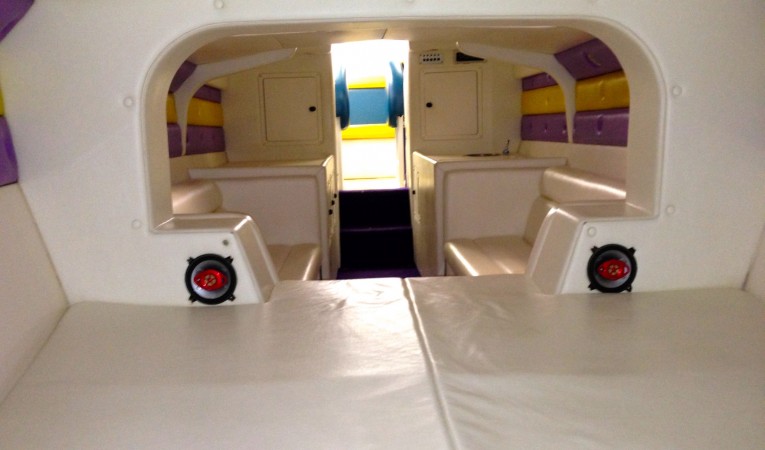 36 Apache Interior looking aft