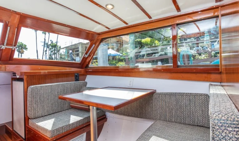 27 Chris-Craft 