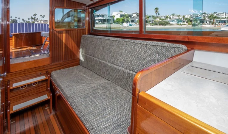 27 Chris-Craft 