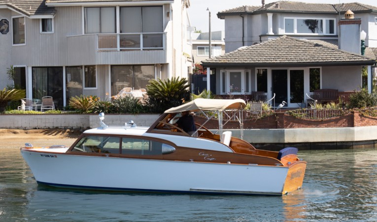 27 Chris-Craft 