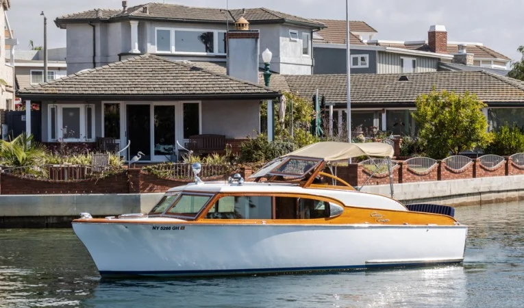 27 Chris-Craft 
