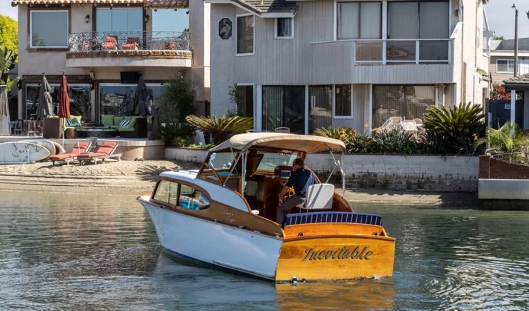 27 Chris-Craft 
