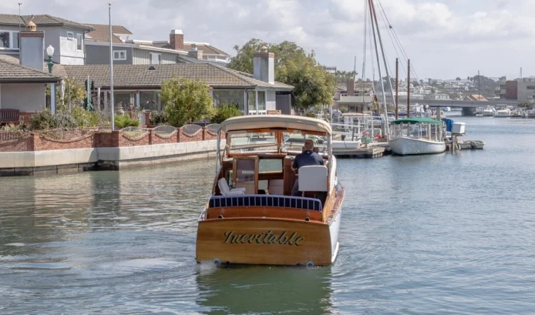 27 Chris-Craft 
