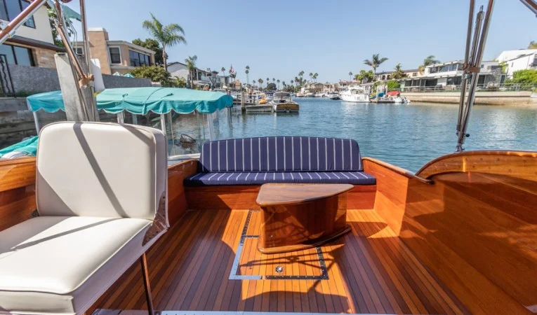 27 Chris-Craft 