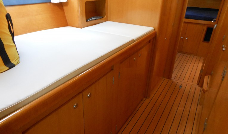 47 Lagoon owner lounge