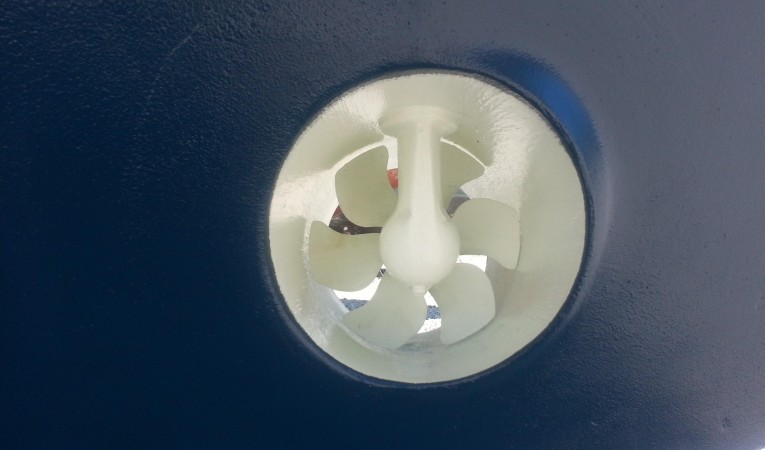 53 Hatteras Bow Thruster