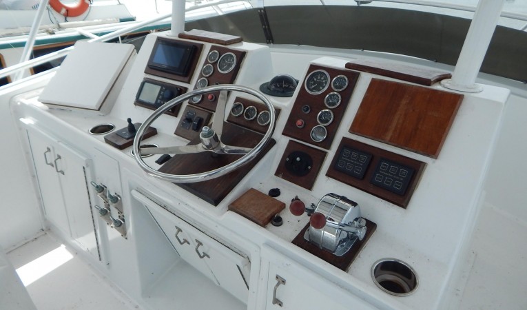 53 Hatteras Controls