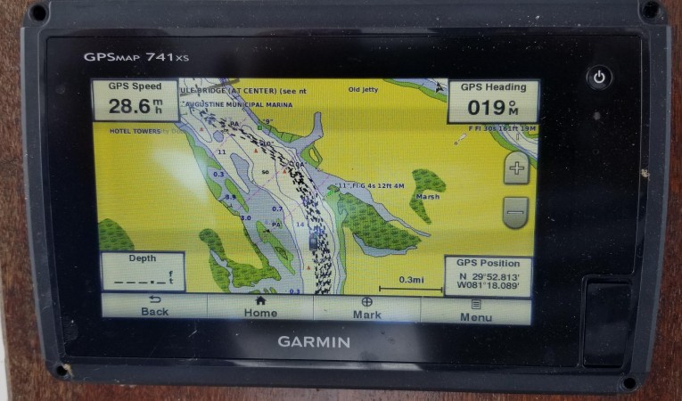 53 Hatteras Garmin