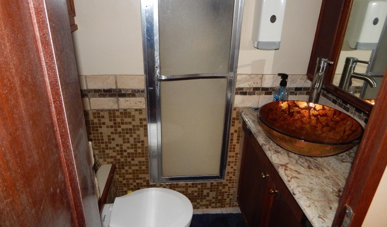 53 Hatteras 1 of 2 Heads