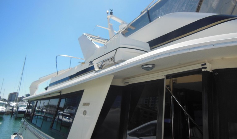 63 Hatteras 