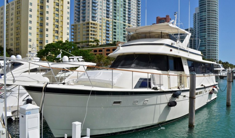 63 Hatteras 