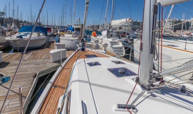41 Beneteau Deck