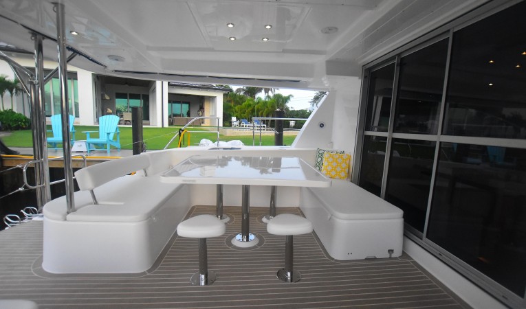 51 Leopard Dine outside with 8 guests comfortably