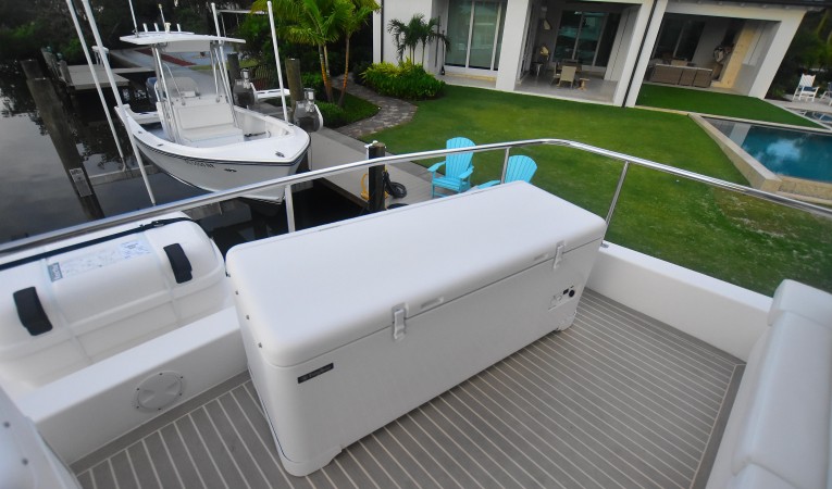 51 Leopard Extra freezers and seating on Flybridge