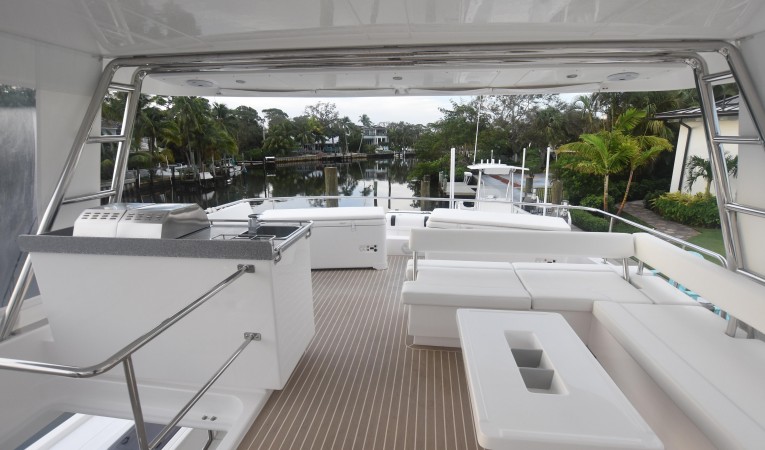 51 Leopard Flybridge looking aft