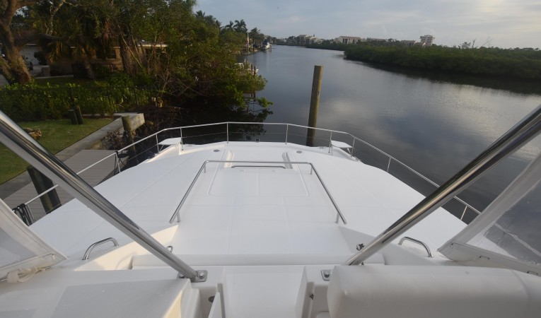 51 Leopard Commanding view from the flybridge