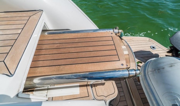 60 Sea Ray 