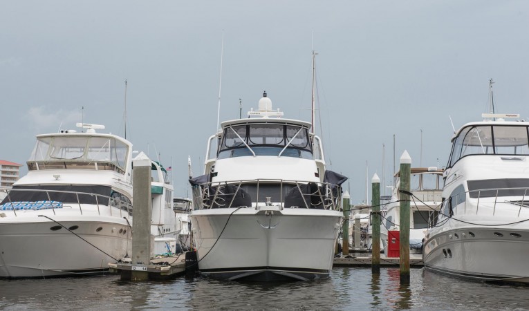 52 Hatteras 