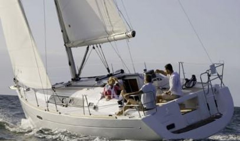 34 Beneteau America Manufacturer Provided Image