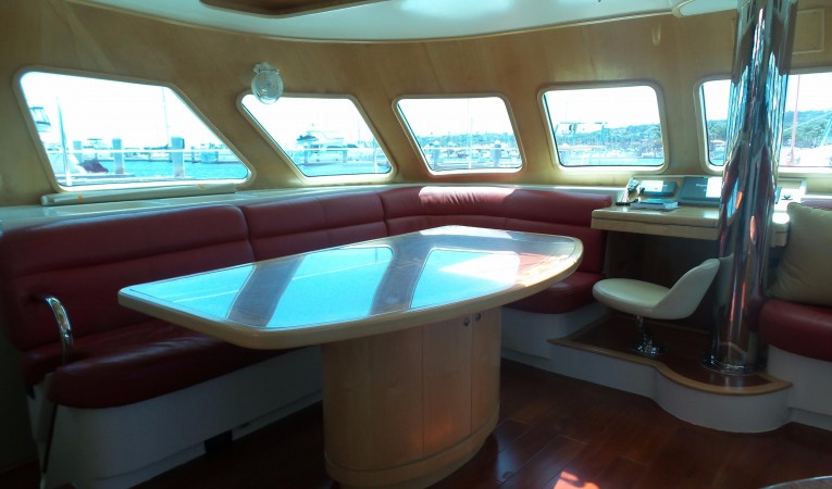 50 Prout International Dining table