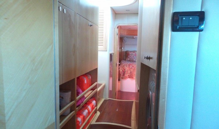 50 Prout International Hallway storage