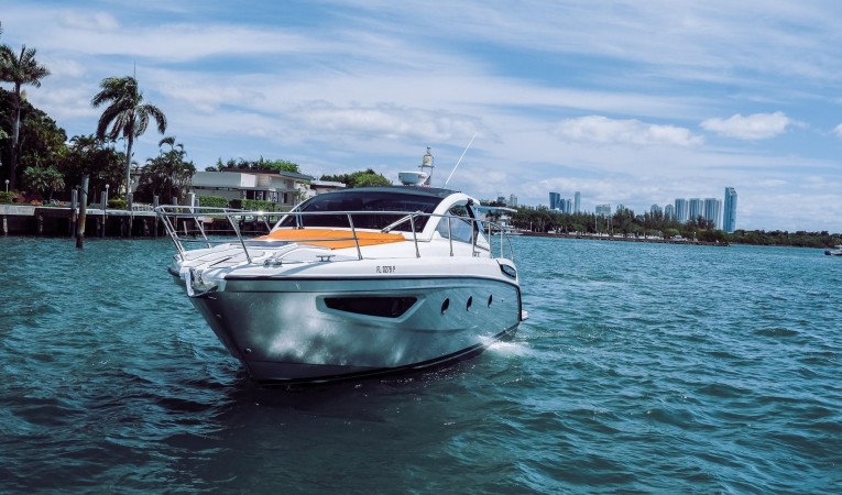 38 Azimut 